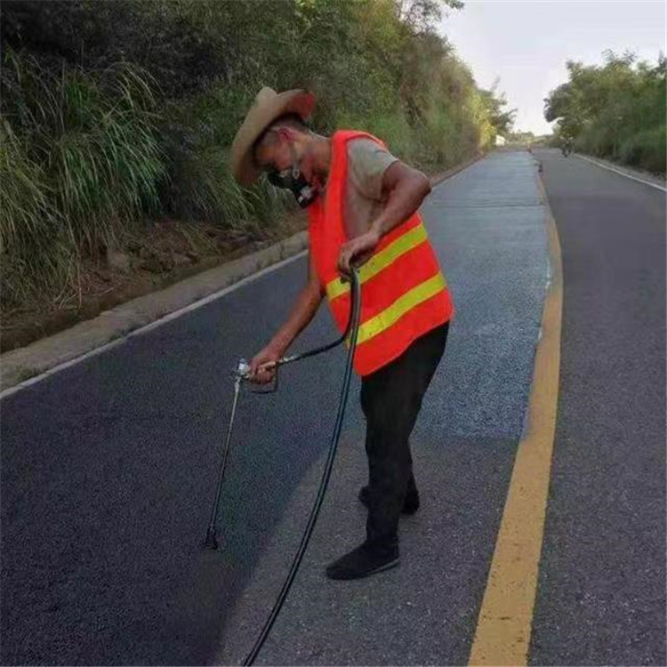 济宁 彩色防滑路面的底涂是保障路面附着力